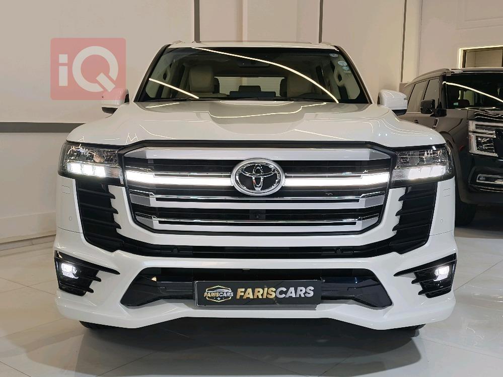 تۆیۆتا لاند کروزەر